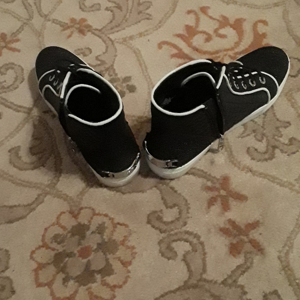 Karl Lagerfeld  sneakers - Picture 2 of 5